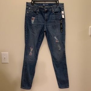 NWT Gap Jeggings Distressed Floral Patches